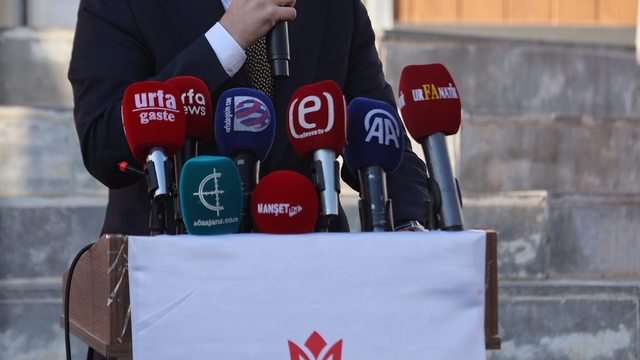 Yeniden Refah Partisi Genel Başkanı Erbakan, Şanlıurfa'da iftar programına katıldı