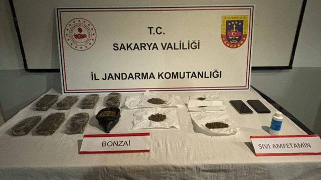 Sakarya'da uyuşturucu operasyonunda yakalanan 2 zanlı tutuklandı