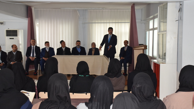 AK Parti Batman Milletvekili Nasıroğlu Kur'an kursu öğrencileriyle bir araya geldi