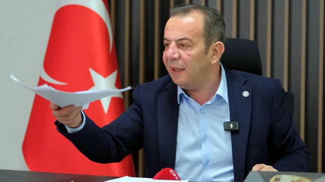 Tanju Özcan: İki bakanlıktan bir kişi bile içeride değil