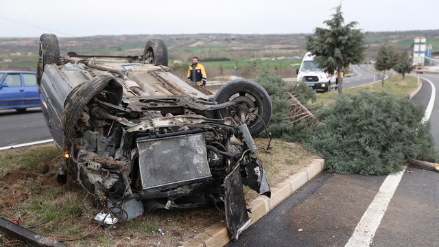 Kırklareli'nde iki otomobilin çarpıştığı kazada 2 kişi yaralandı