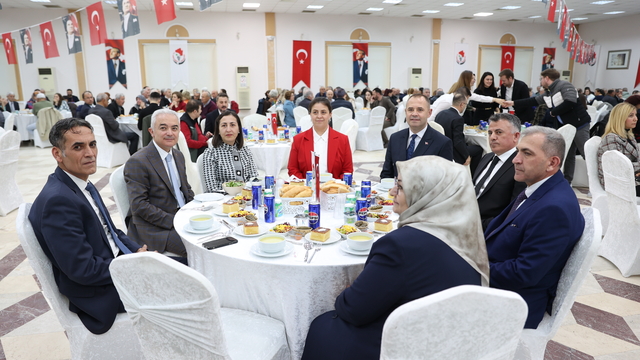 Kırklareli'nde protokol üyeleri iftarda buluştu