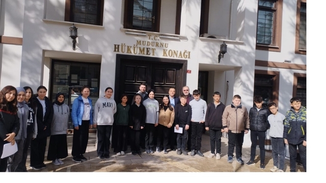 Mudurnu'da öğrenciler yardım kuruluşlarını ziyaret etti