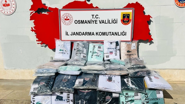 Osmaniye'de 1042 sahte markalı tişört ele geçirildi