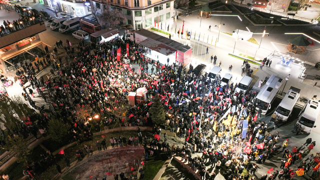 Bolu'da 'İmamoğlu' protestolarına katılan 2 üniversiteli, 'Cumhurbaşkanına hakaret' suçlamasıyla tutuklandı
