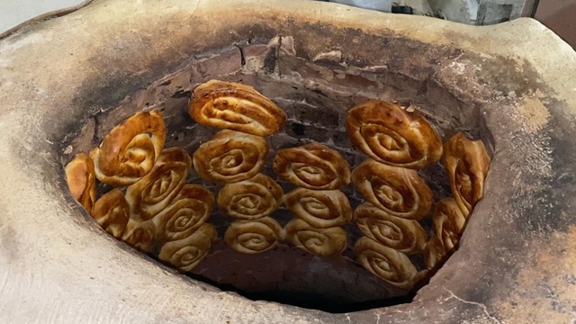 Erzincan'da iftarda tandır ekmeği, sahurda keteden vazgeçilmiyor