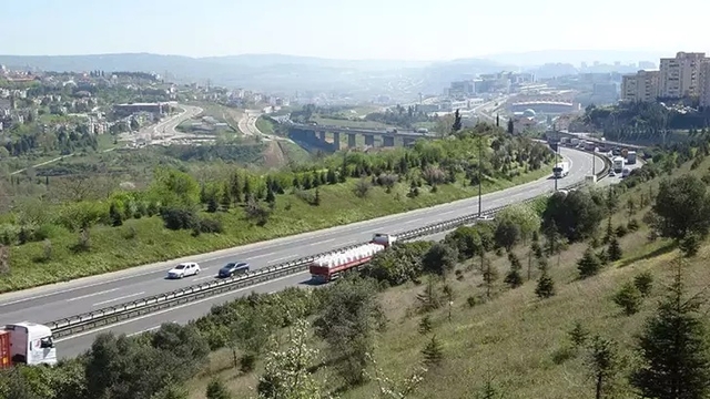 Kocaeli'de kamyon, çekici ve tankerlerin bayramda trafiğe çıkışları yasaklandı