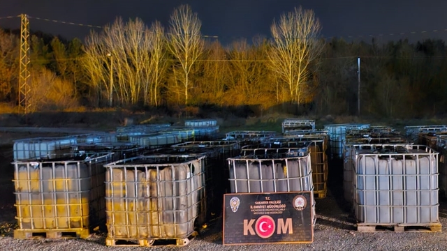 Sakarya'da 370 bin litre kaçak akaryakıt ele geçirildi