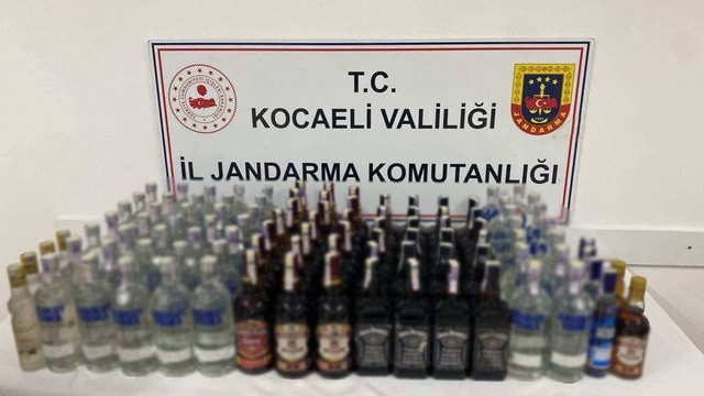 Kocaeli'de kaçakçılık operasyonunda 4 zanlıya adli işlem yapıldı