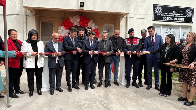 Nallıhan ilçesinde "Sosyal Market" açıldı