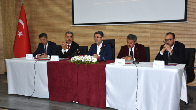 Tarım ve Orman Bakanı Yumaklı, Şırnak Tarım Sektörü Temsilcileri Toplantısı'nda konuştu: