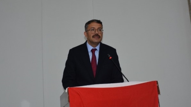 Hakkari Valisi Çelik, eğitim camiasıyla iftarda bir araya geldi