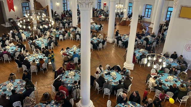 Çanakkale Valisi Toraman Gelibolu'da iftar programına katıldı