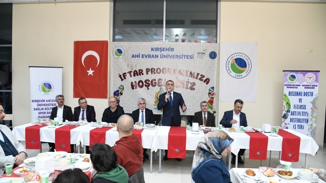 KAEÜ'de akademisyen ve öğrenciler iftar programlarında bir araya geldi