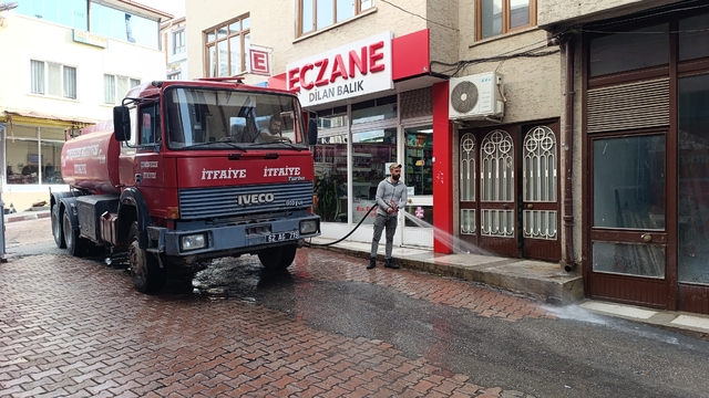 Çemişgezek'te ekipler bahar temizliği çalışmalarına başladı
