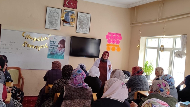 Niğde'de anne adayları eğitimlerle bilinçleniyor