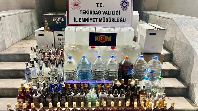 Tekirdağ'da deposunda ve aracında sahte içki ele geçirilen şüpheli tutuklandı