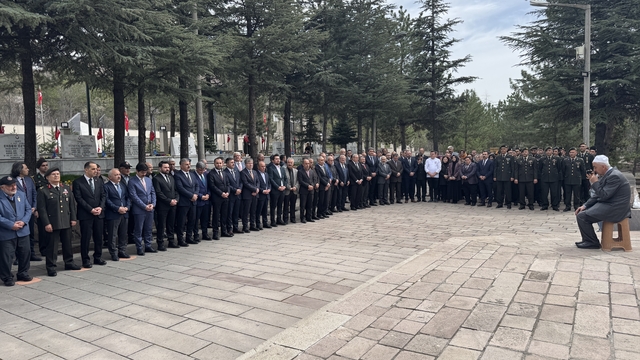 Çankırı'da Ramazan Bayramı dolayısıyla şehitlik ziyaret edildi