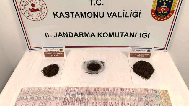 Kastamonu'da uyuşturucuyla yakalanan 3 şüpheliden 1'i tutuklandı
