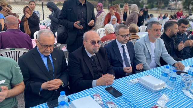 Mersin'de Müslüman ve Hristiyan din adamları vatandaşlarla iftarda buluştu