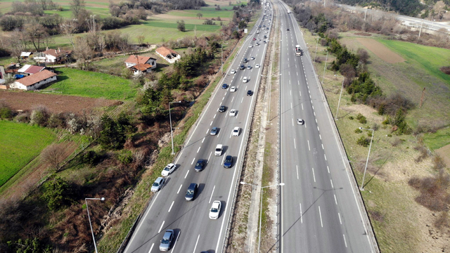 Bolu geçişinde otoyolda yoğun bayram trafiği (2)