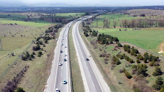 Bolu geçişinde otoyolda yoğun bayram trafiği (3)