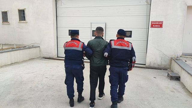 Eskişehir'de otomobilinde uyuşturucu bulunan şüpheli tutuklandı