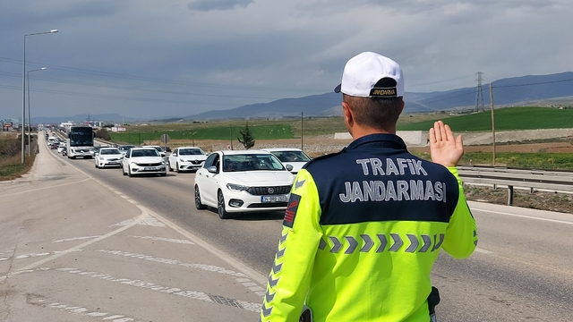 İstanbul-Samsun kara yolunda bayram trafiği yoğunluğu