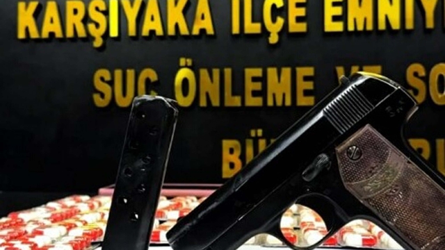 İzmir'de uyuşturucu operasyonu: 2 tutuklama