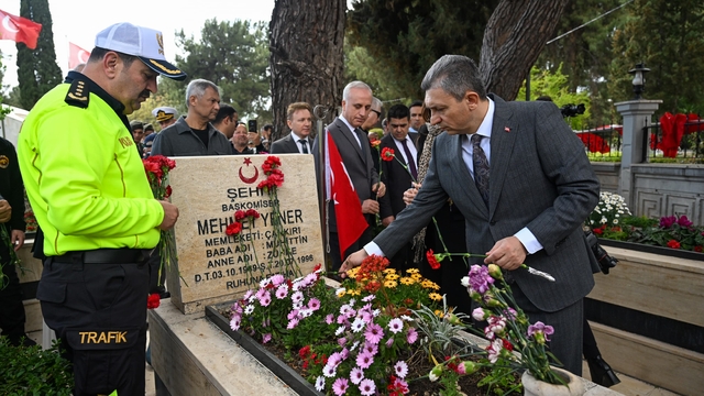 Antalya'da Ramazan Bayramı arifesinde şehitlik ziyareti yapıldı