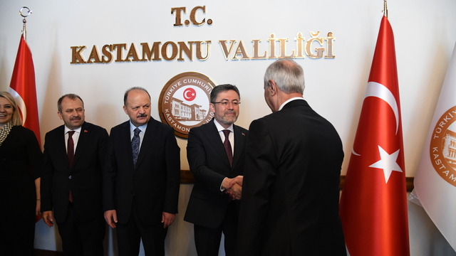 Tarım ve Orman Bakanı Yumaklı, Kastamonu'daki bayramlaşma töreninde konuştu: