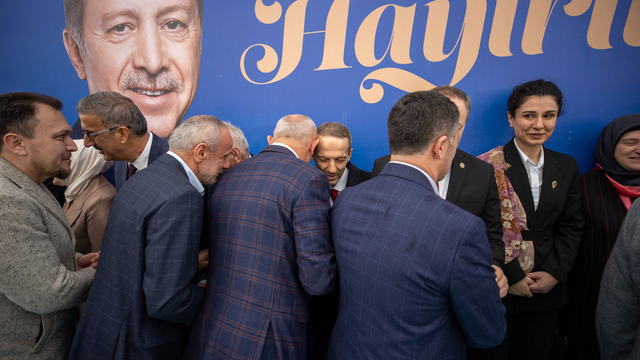 AK Parti MKYK üyesi Akyüz, Sakarya'da bayramlaşma programına katıldı