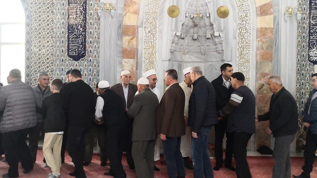 Kargı'da protokol üyeleri ve vatandaşlar bayramlaştı