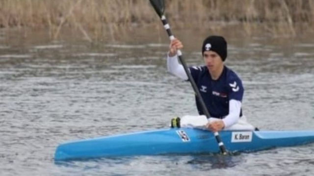 Sapanca Gölü'nde cansız bedenine ulaşılan kano sporcusu Kaan Ege, toprağa verildi (3)