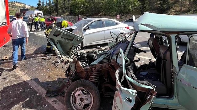 Mersin'de zincirleme trafik kazasında 1 kişi öldü, 9 kişi yaralandı