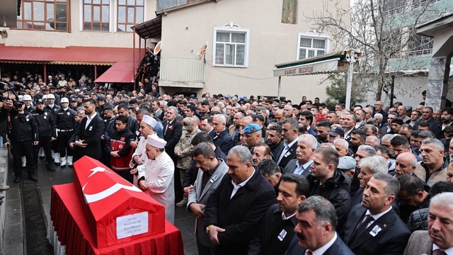 Şehit polis Acar, memleketi Muş'ta son yolculuğuna uğurlandı