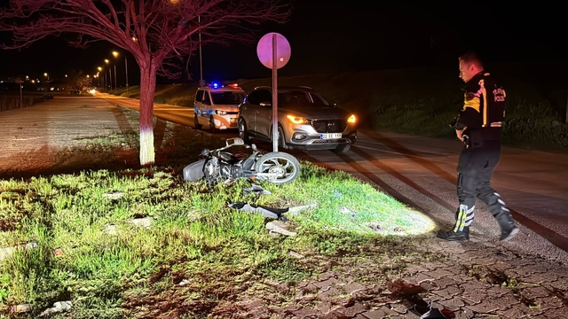 Edirne'de devrilen motosikletteki 2 kişi yaralandı