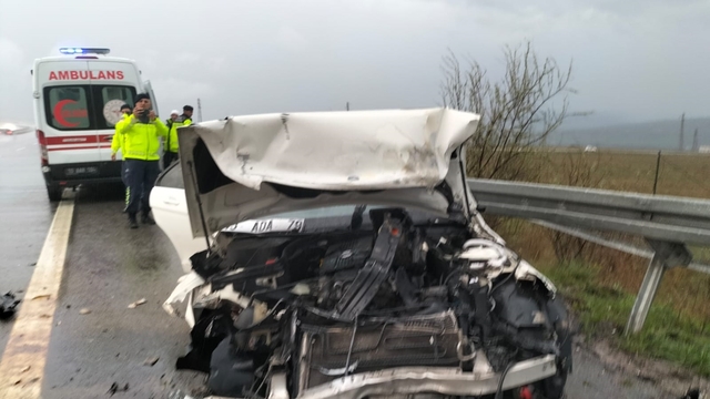 Balıkesir'de 5 aracın karıştığı zincirleme kazada 2 ölü, 4 yaralı