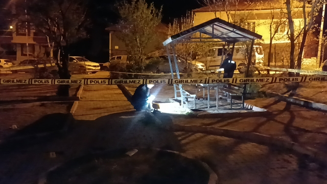 2 grubun bıçaklı kavgasında 1 ölü, 3 yaralı