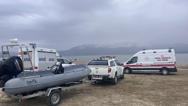 Burdur'da kaybolan kişi gölde aranıyor