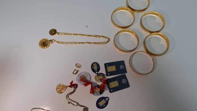 Bolu'da evden 750 bin liralık ziynet eşyası çaldığı iddia edilen kadın yakalandı