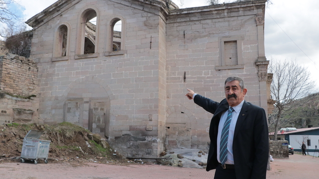 Definecilerin tahribatına uğrayan tarihi kilise için restorasyon talebi