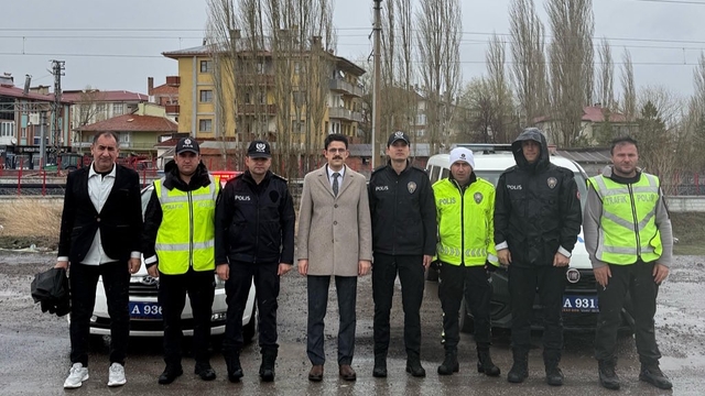 Ulaş Kaymakamı Eskimez, sürücü ve yolcuların bayramını kutladı