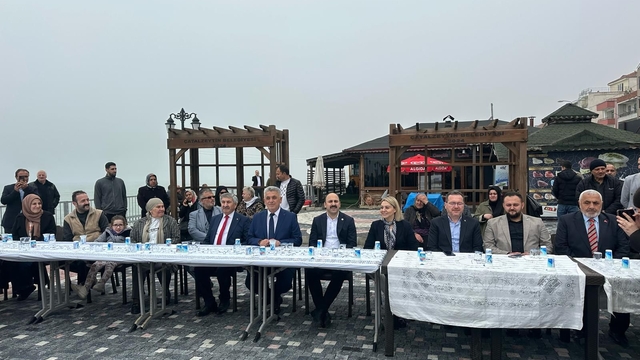 Çatalzeytin'de bayram pilavı ikram edildi