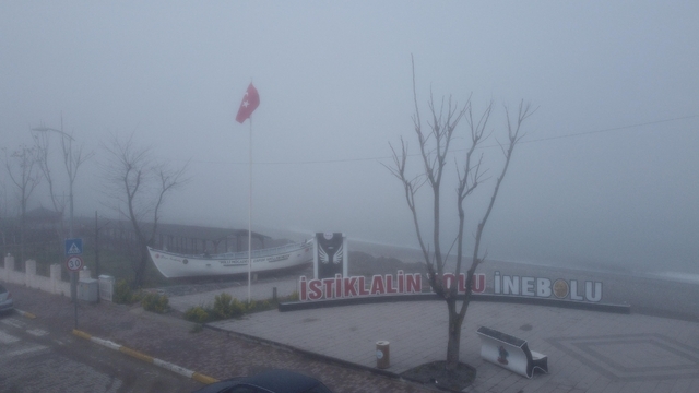 İnebolu'da sis etkili oldu