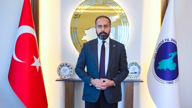 YYÜ Rektörü Şevli, Van'ın düşman işgalinden kurtuluşunun 107'inci yılını kutladı