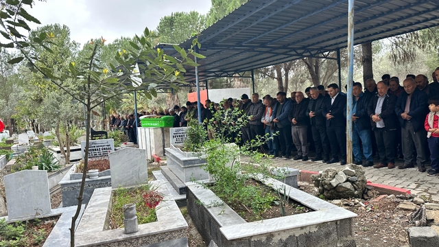 Hatay'da tabancayla öldürülen kadının cenazesi defnedildi