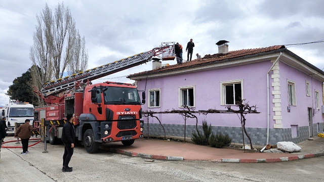 Burdur'da evde çıkan yangın hasara yol açtı