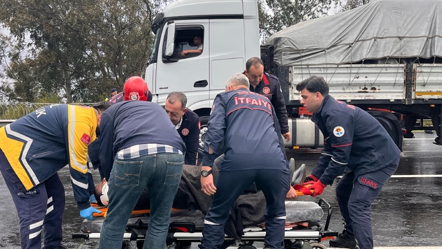 Adana'da takla atan cipin sürücüsü yaralandı