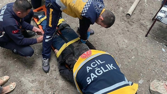 Çanak anten tamiri için çıktığı çatıdan düşüp öldü